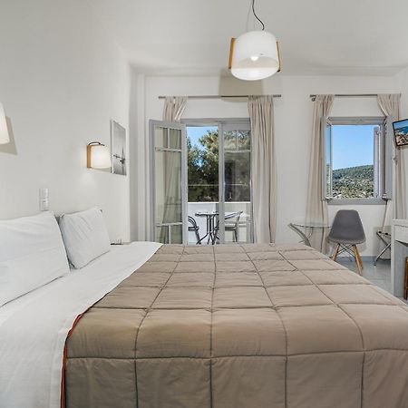 Erato Hotel Agia Marina  Bagian luar foto