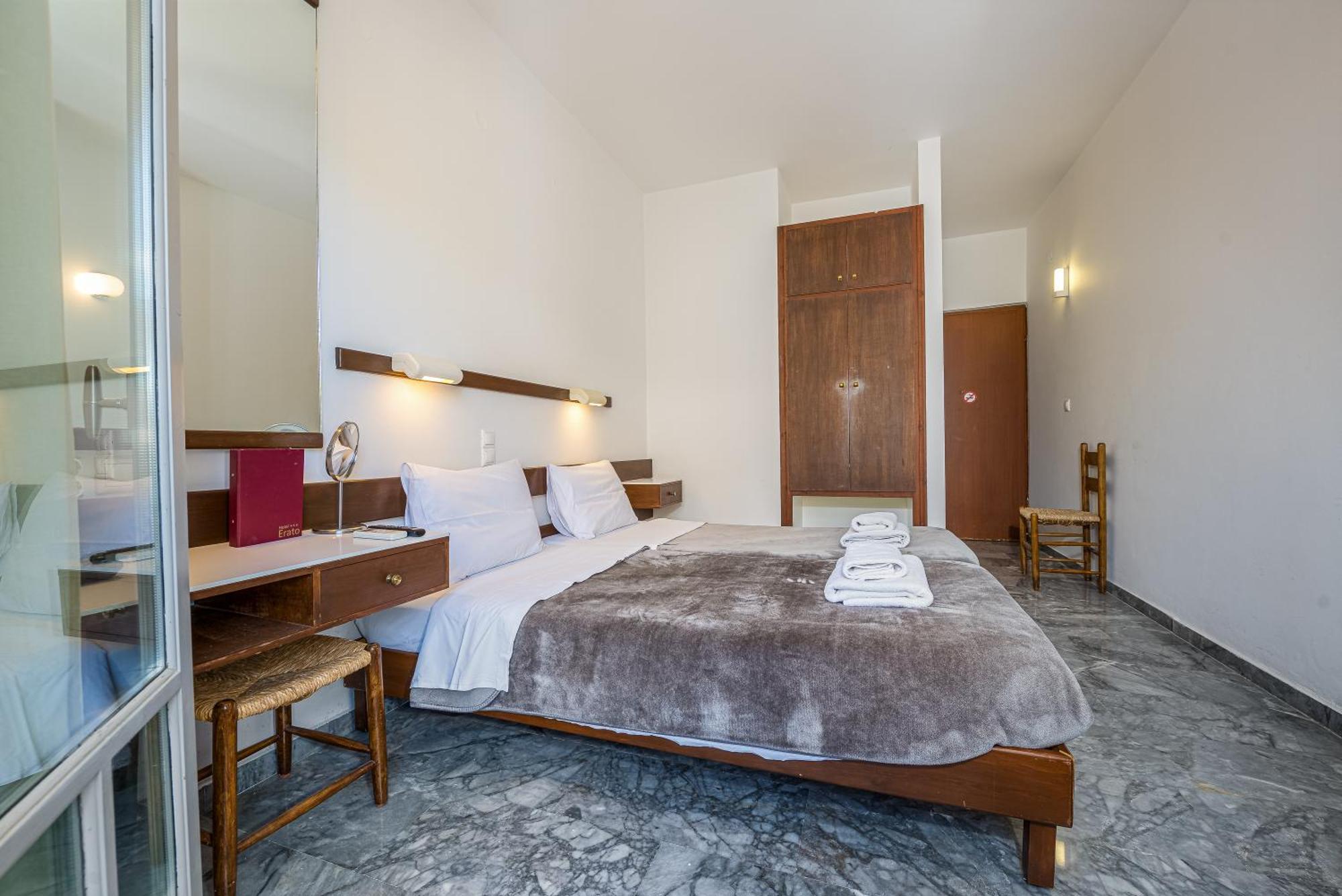 Erato Hotel Agia Marina  Bagian luar foto