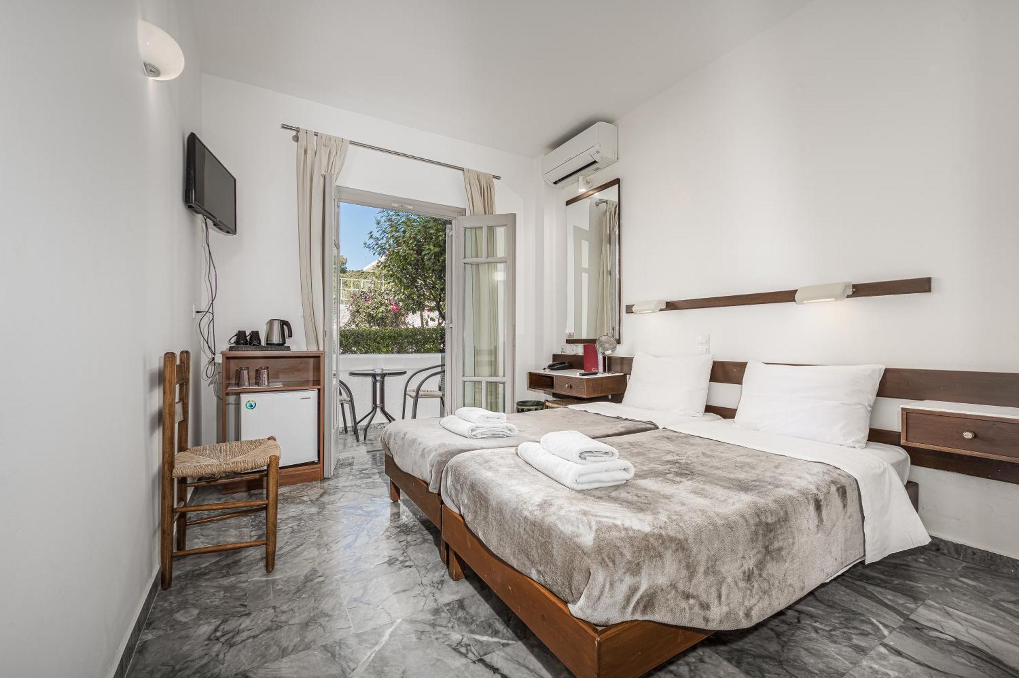 Erato Hotel Agia Marina  Bagian luar foto