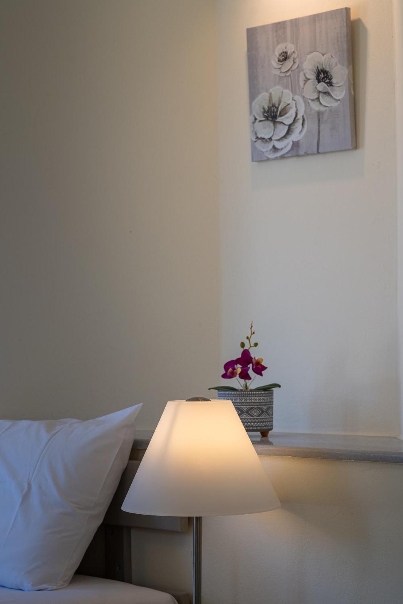 Erato Hotel Agia Marina  Bagian luar foto