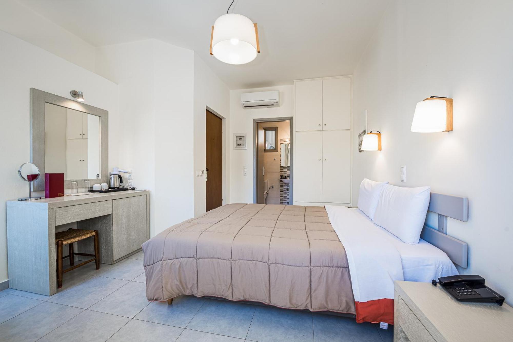 Erato Hotel Agia Marina  Bagian luar foto