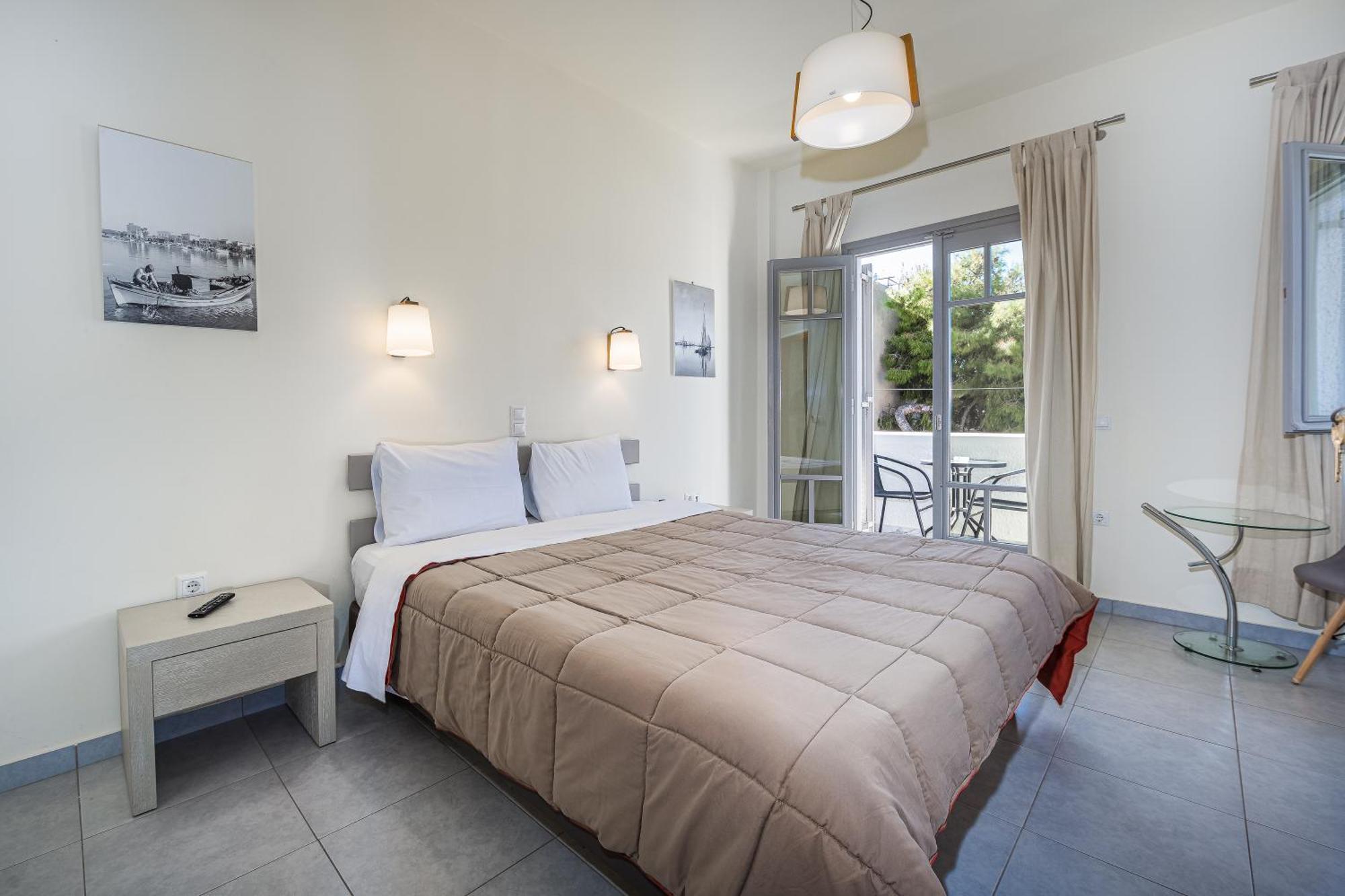 Erato Hotel Agia Marina  Bagian luar foto