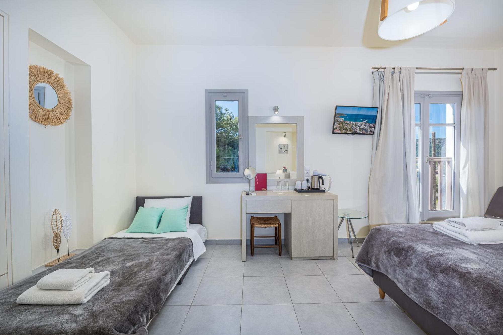 Erato Hotel Agia Marina  Bagian luar foto