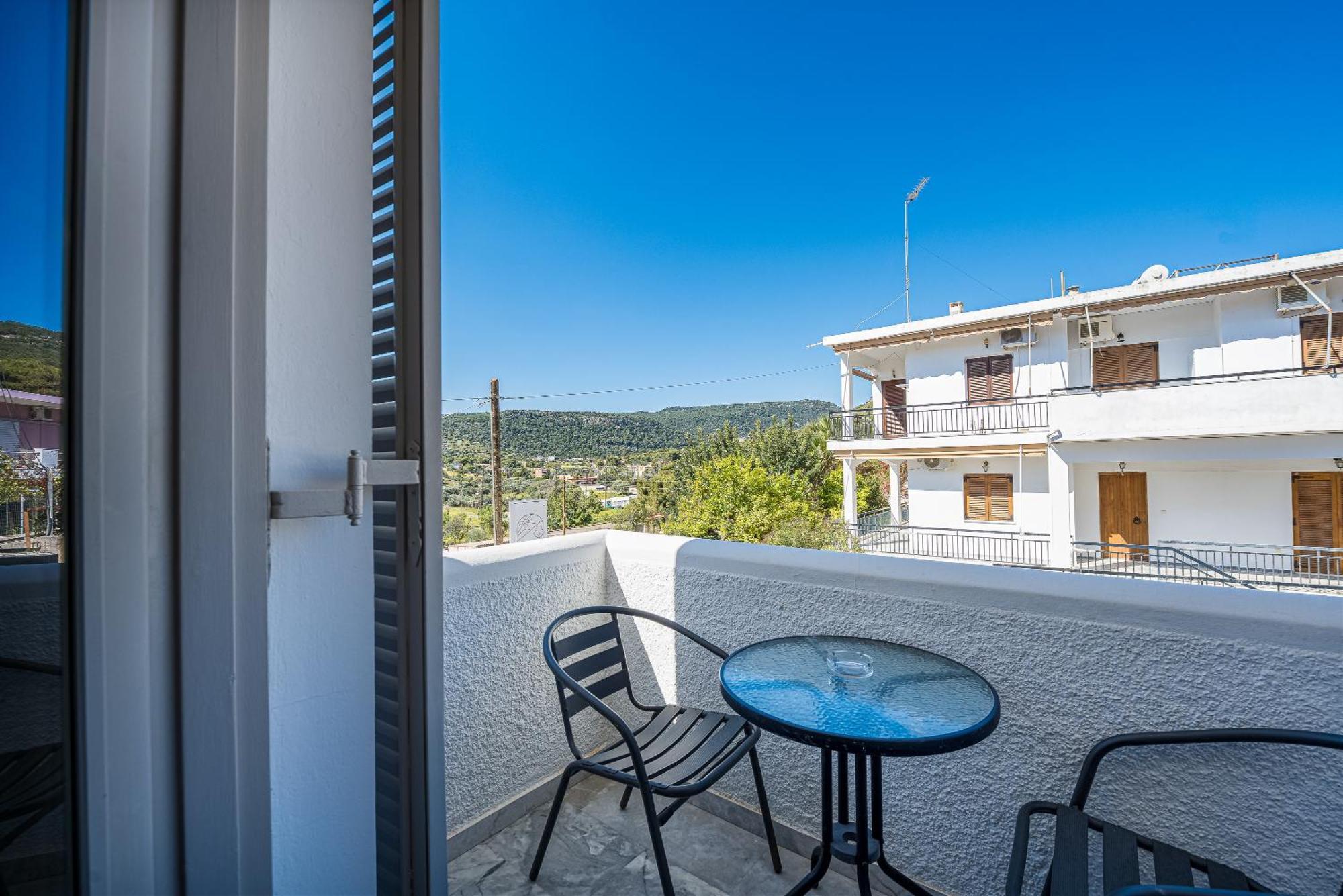 Erato Hotel Agia Marina  Bagian luar foto