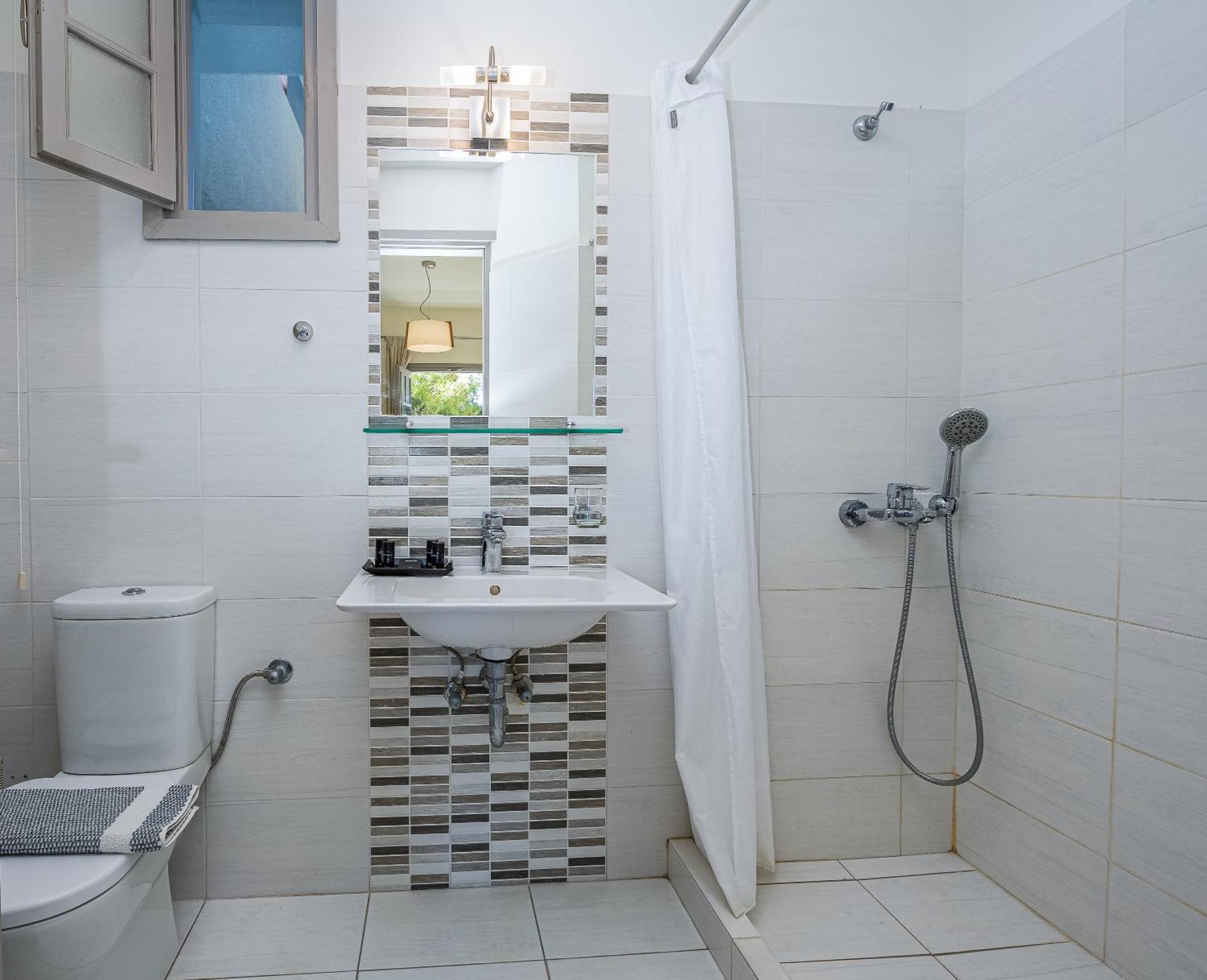 Erato Hotel Agia Marina  Bagian luar foto